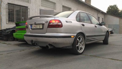 volvo s40z.jpg